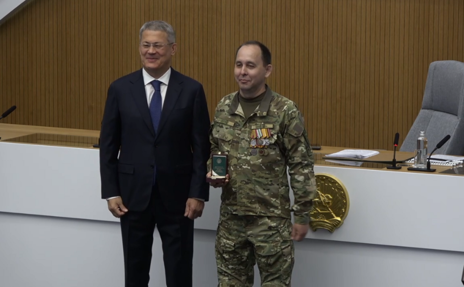 Глава Башкирии наградил участников СВО государственными наградами