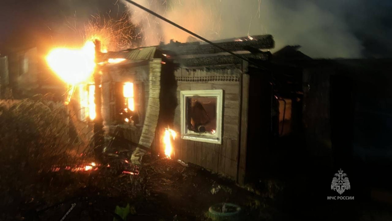 В Белебее многодетная семья осталась без дома в результате пожара