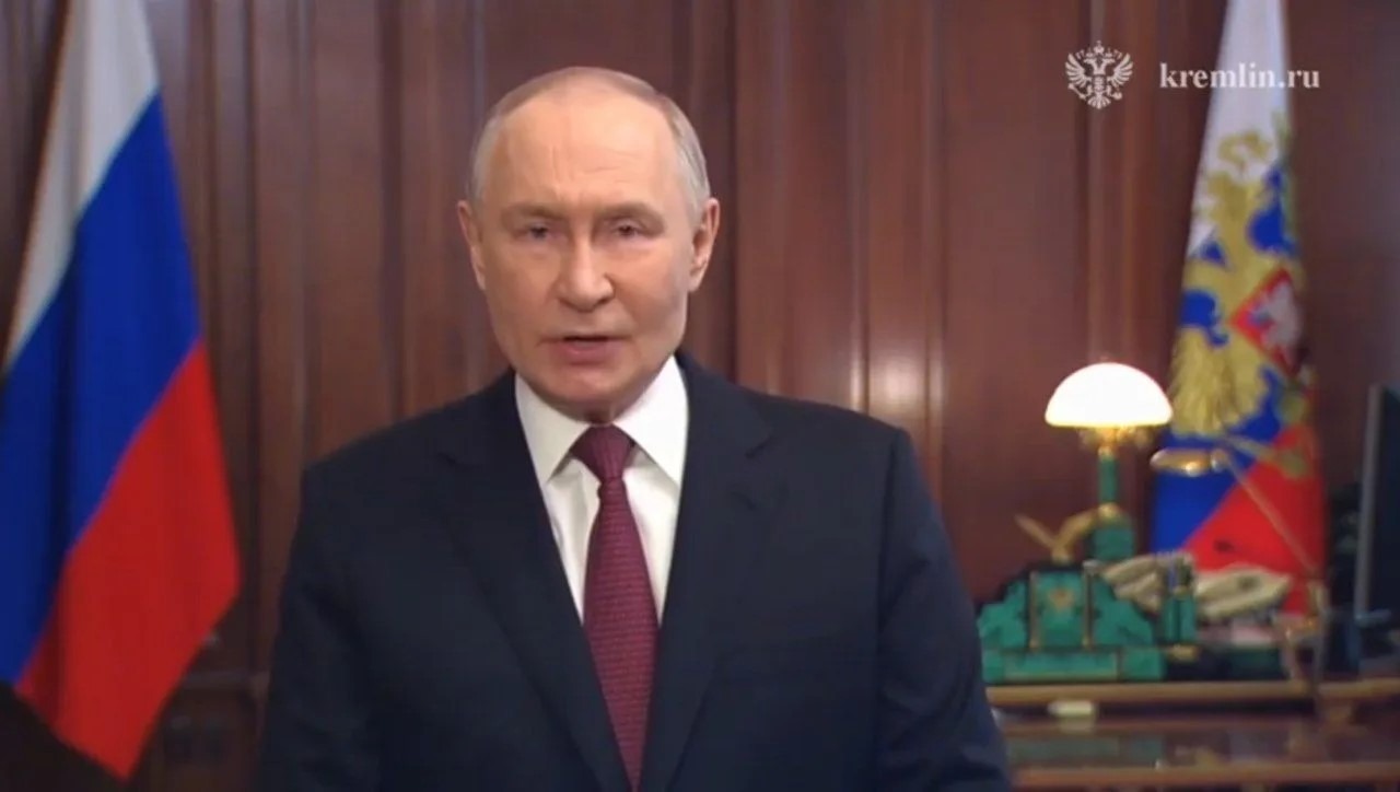 Владимир Путин поздравил россиян с Днем защитника Отечества