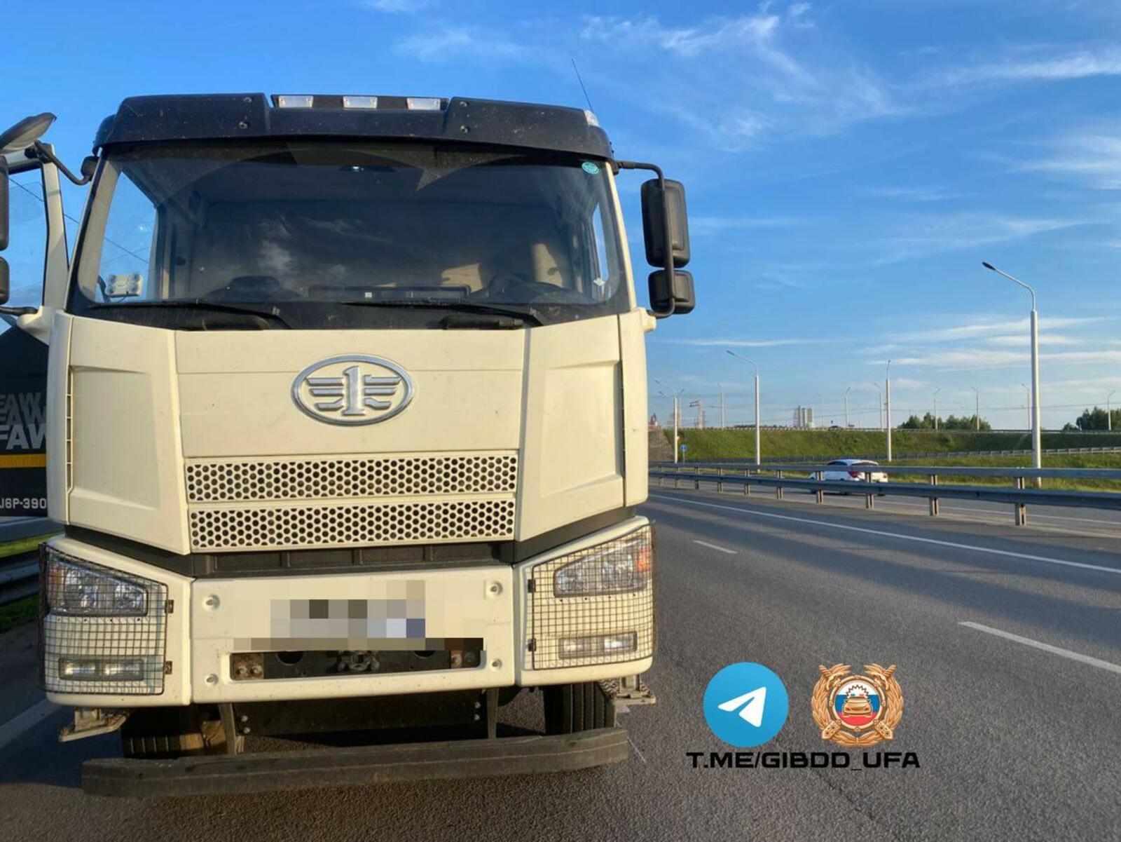 В Уфе на Затонском шоссе произошло ДТП