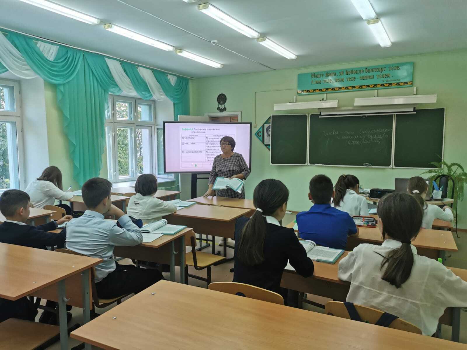 В школах Агидели создают цифровую образовательную среду