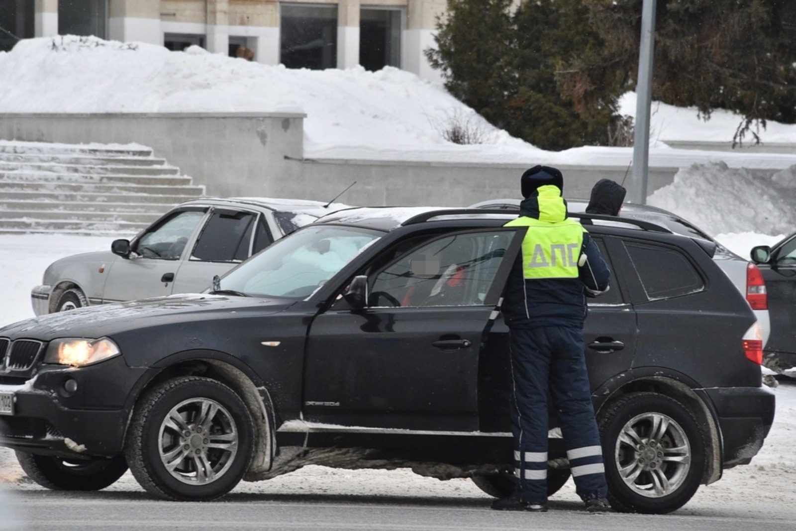 Суд наказал жителя Башкирии за поддельные права