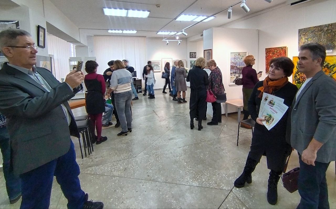 В Стерлитамаке через 30 лет встретились однокурсники Худграфа БГПИ