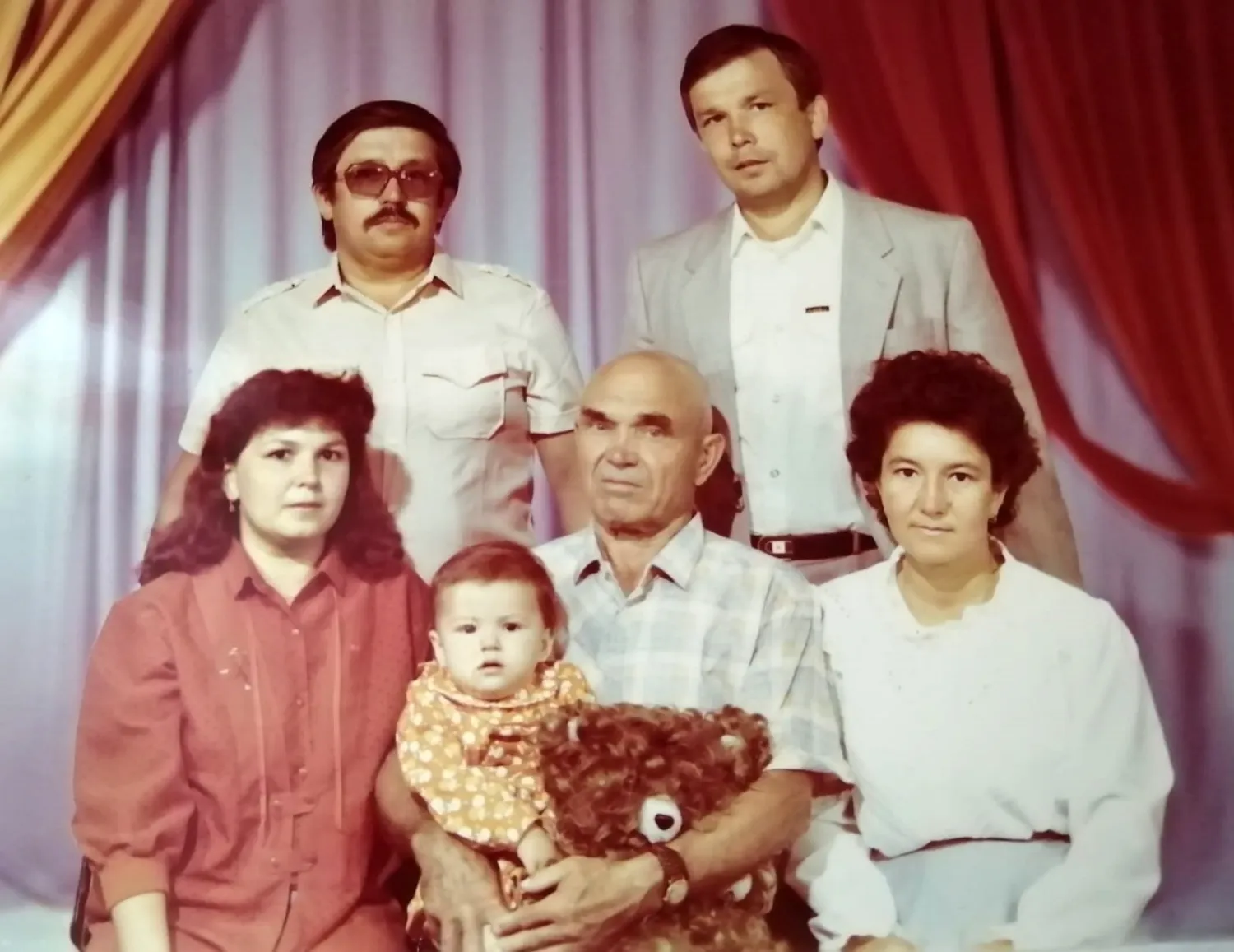 В этом году 25 августа Мусагиту Музагитовичичу Габитову исполняется 100 лет со дня его рождения. Мы - дети, внуки и правнуки гордимся нашим отцом, дедом и прадедом, его подвигом и вкладом в великую Победу.