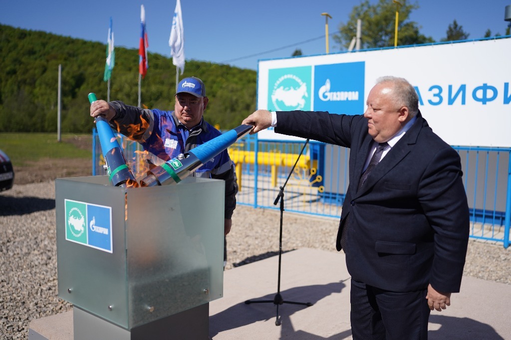 Глава Башкирии на Российском нефтегазовом форуме дал старт работе трёх новых производств