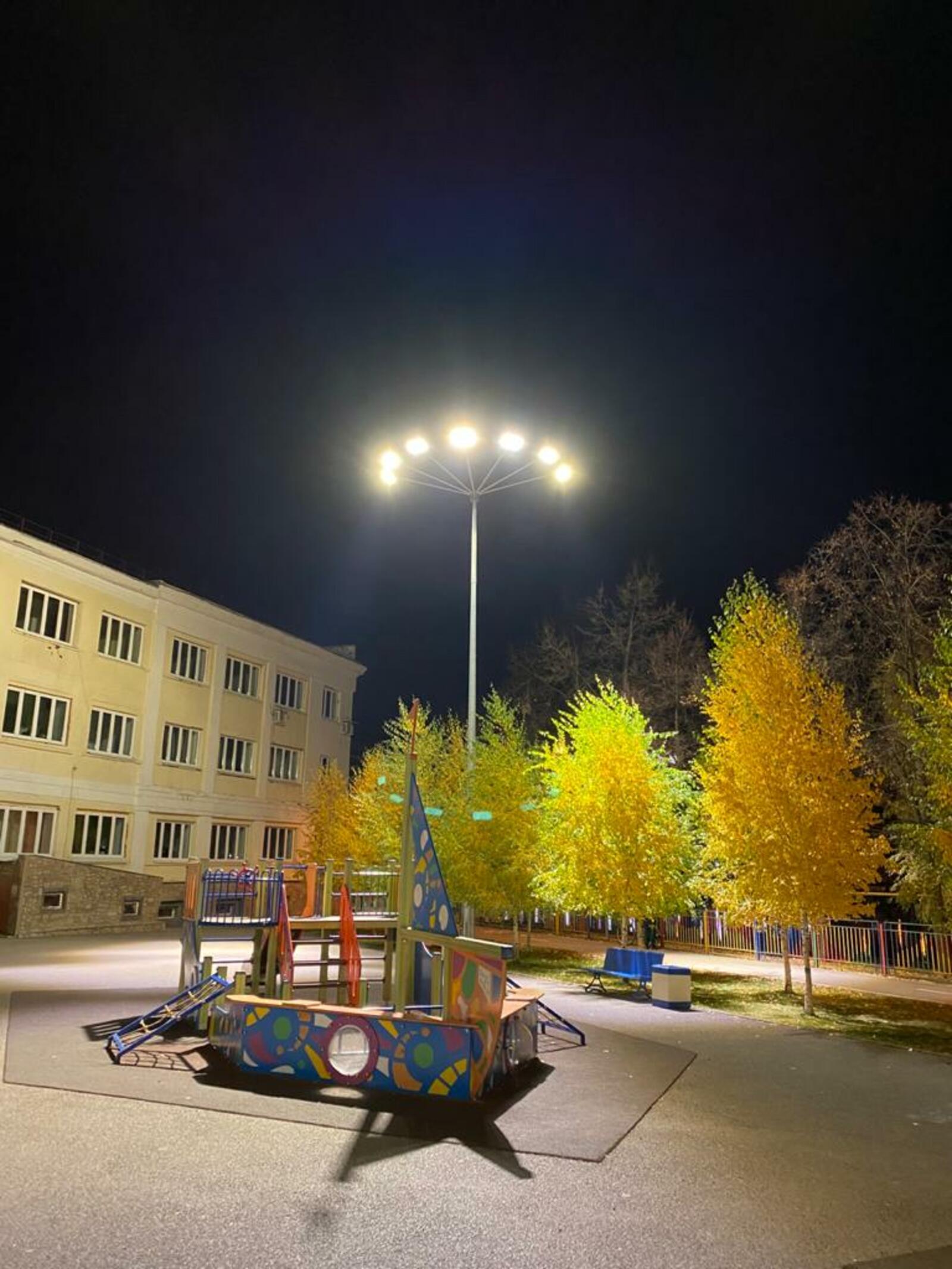 Радий Хабиров обсудил модернизацию освещения в Башкортостане на ПМЭФ-2025