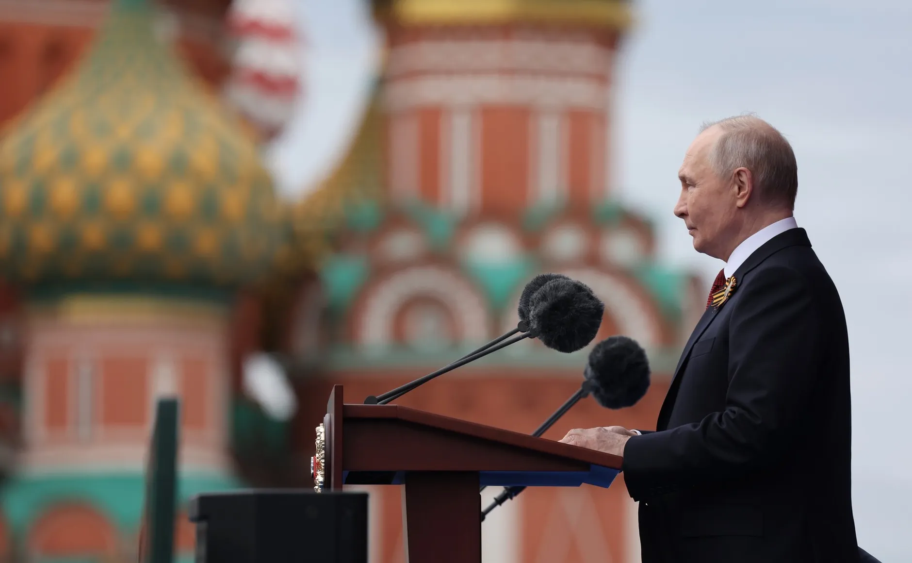 Президент России поздравил жителей страны с 81-й годовщиной Победы