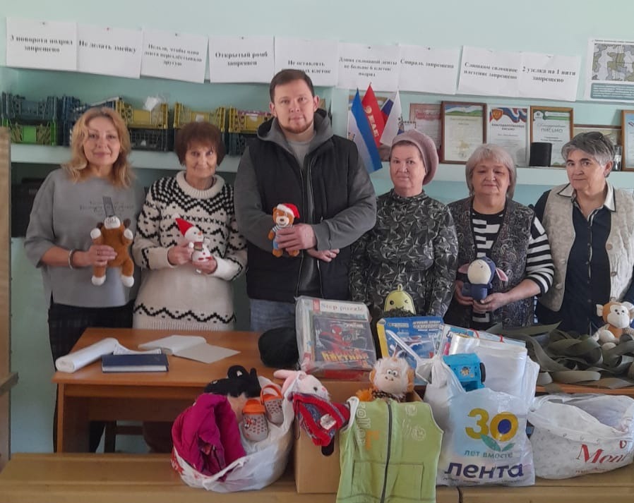 В Башкирии волонтеры Масксети Щит села Михайловка передали гуманитарный груз для детей из Луганска