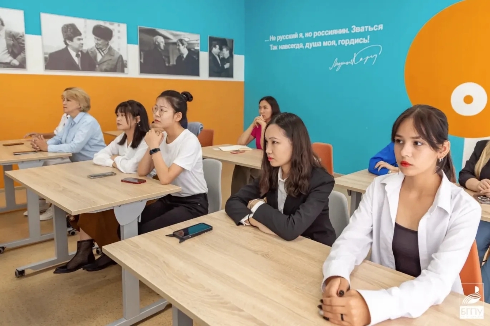 Студенты из Китая хотят быть связующим мостом между культурами стран