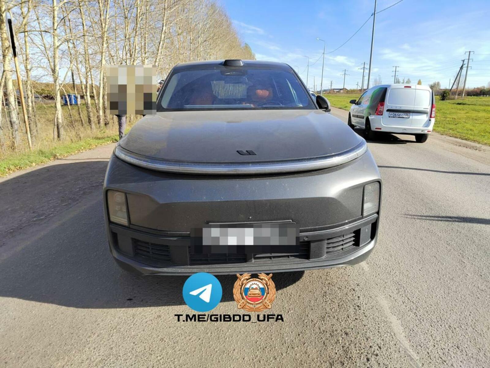 В Уфе автомобиль сбил 12-летнего ребенка на пешеходном переходе