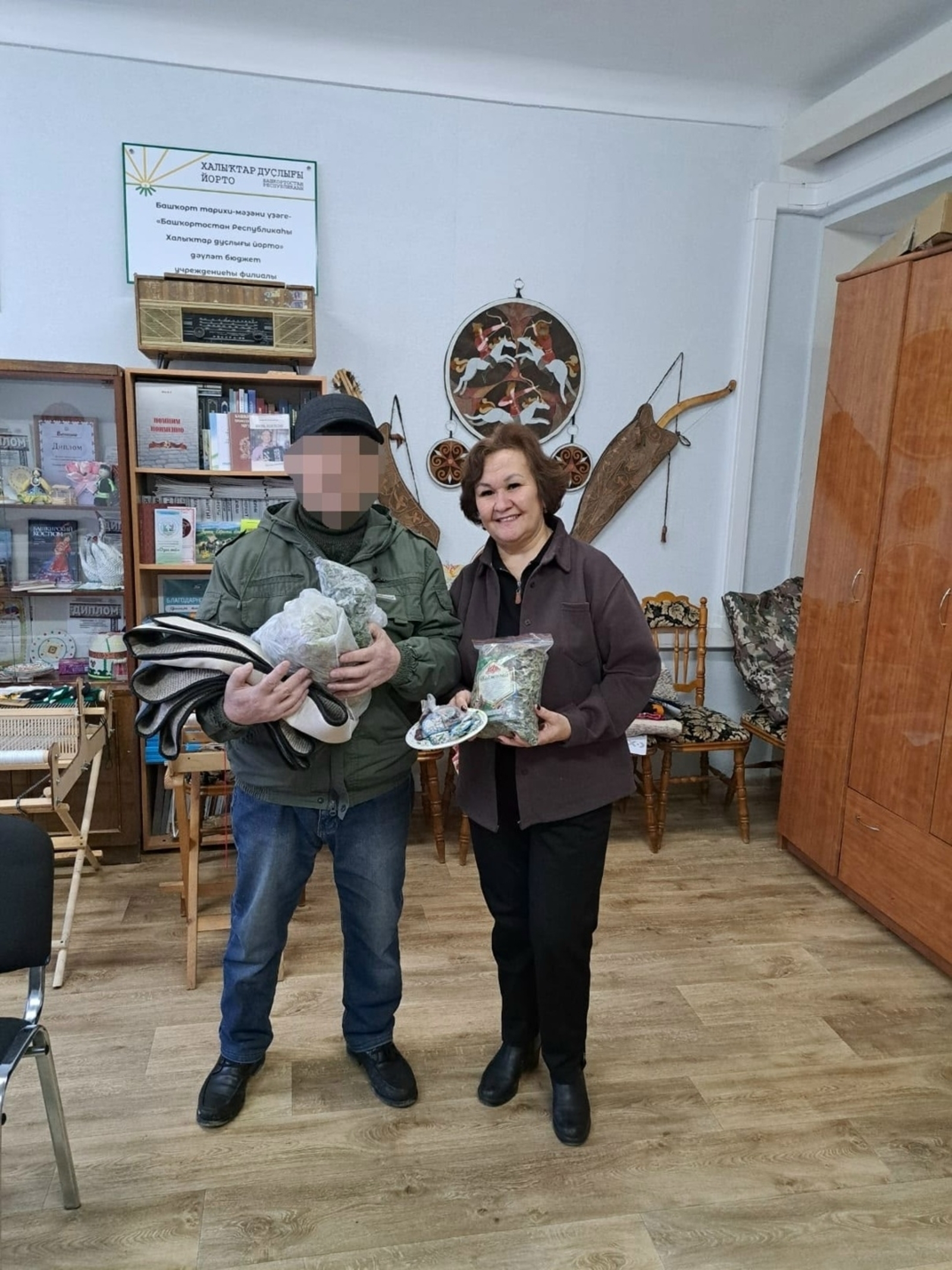 Боец СВО навестил волонтеров из Туймазов