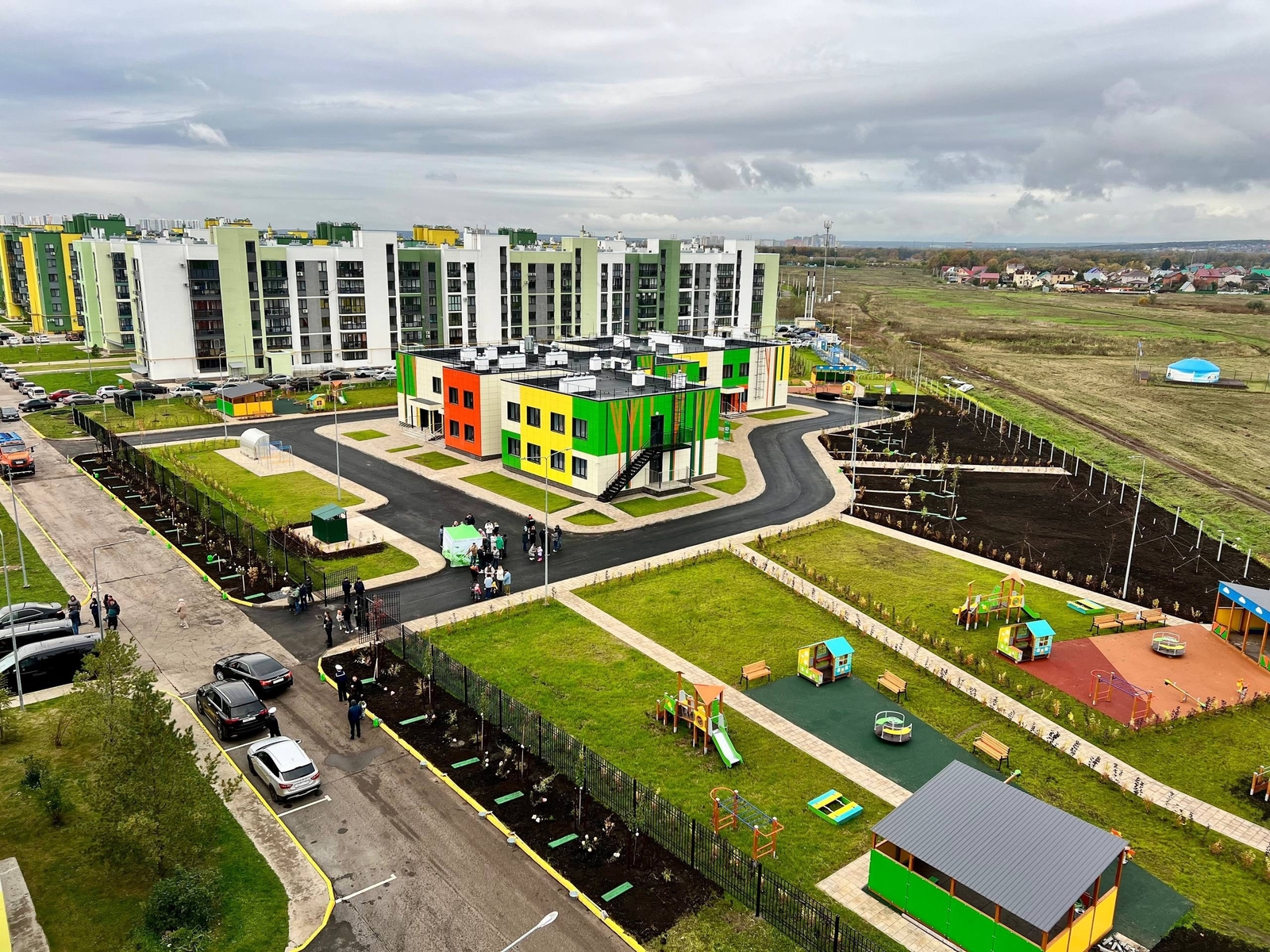 В Уфе появилась аллея «Яблоневый цвет» у нового детского сада