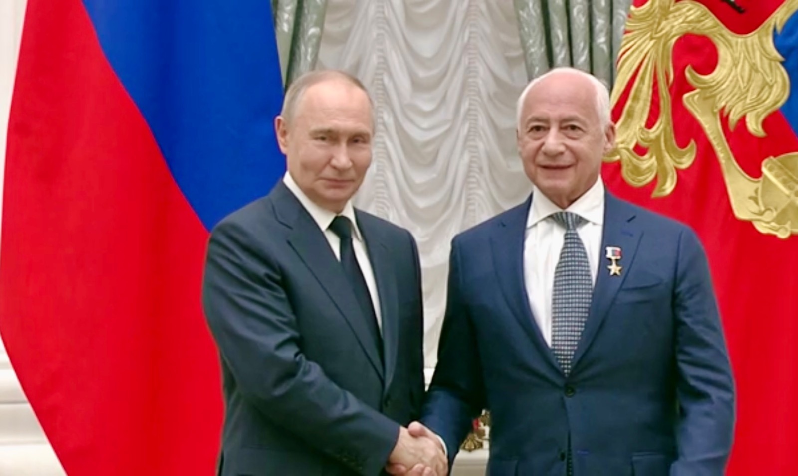 Владимир Спиваков, получая госнаграду, говорил о силе памяти и семейной истории