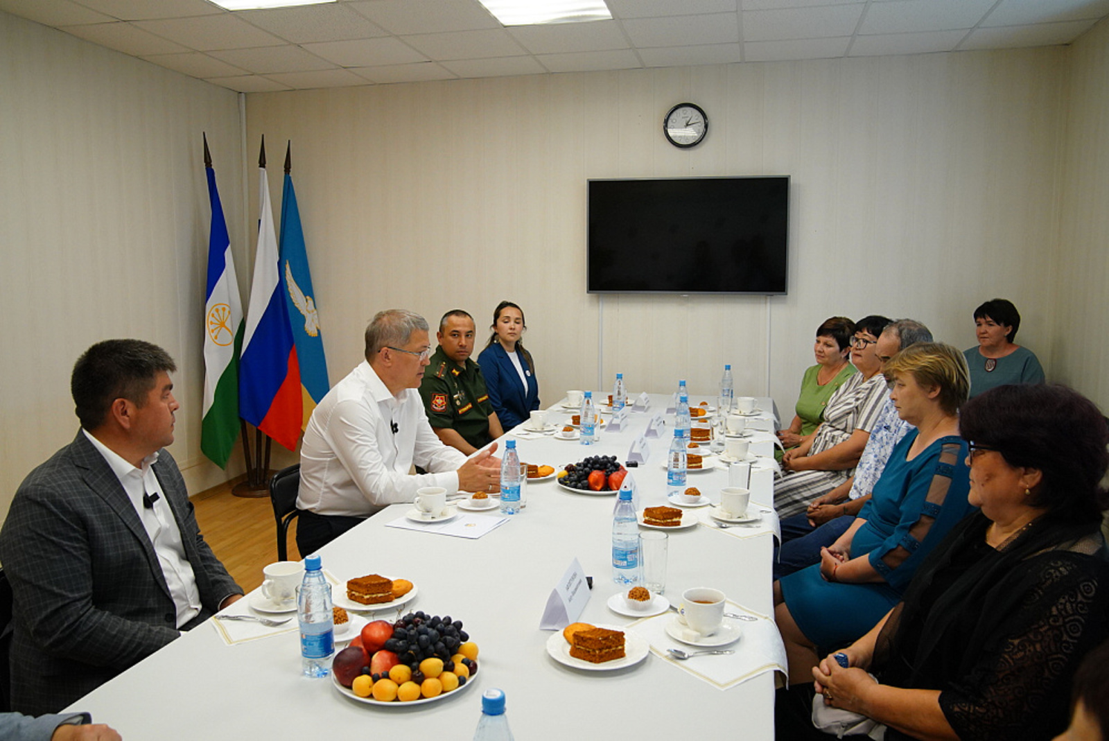 Глава Башкирии вручил ордена Шаймуратова семьям погибших бойцов СВО