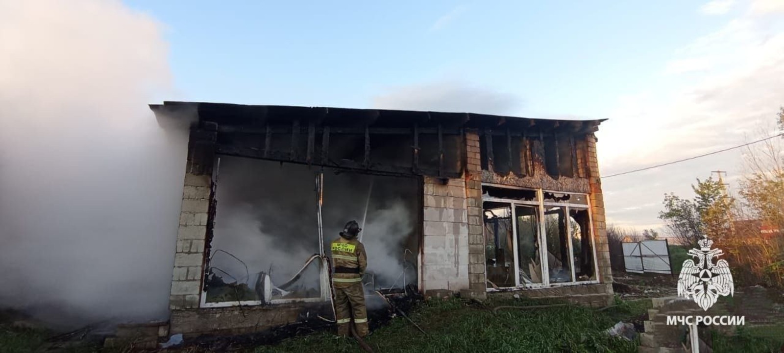 При пожаре в СНТ в Башкирии пострадал 37-летний мужчина