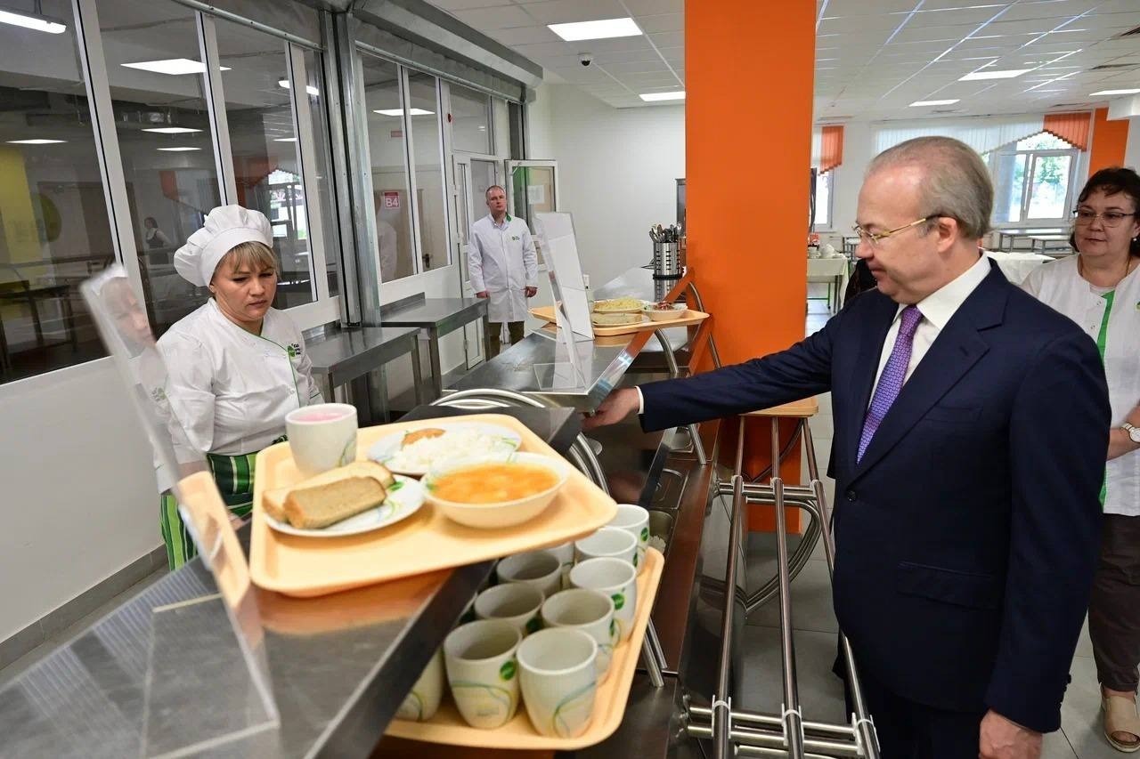 Более 700 проверок за год: Андрей Назаров о контроле школьных обедов в Башкирии