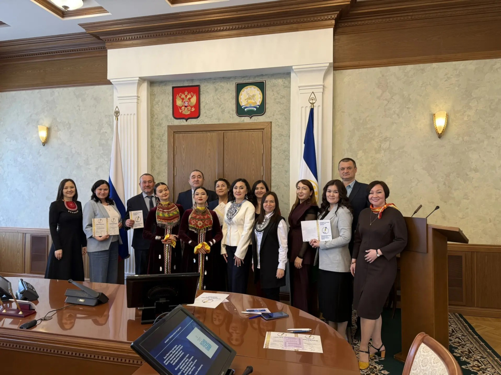 Сотрудники правительства РБ написали диктант по башкирскому языку