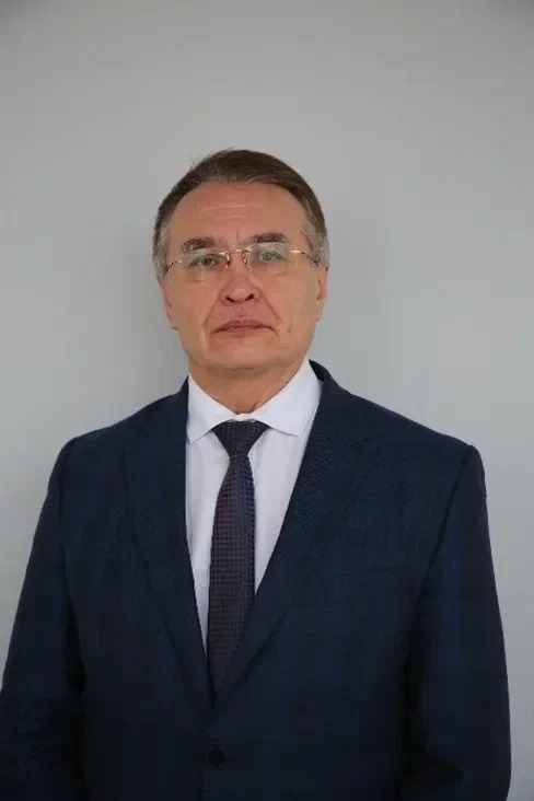 Эксперт УУНиТ раскрывает секреты уникального рисунка снежинок