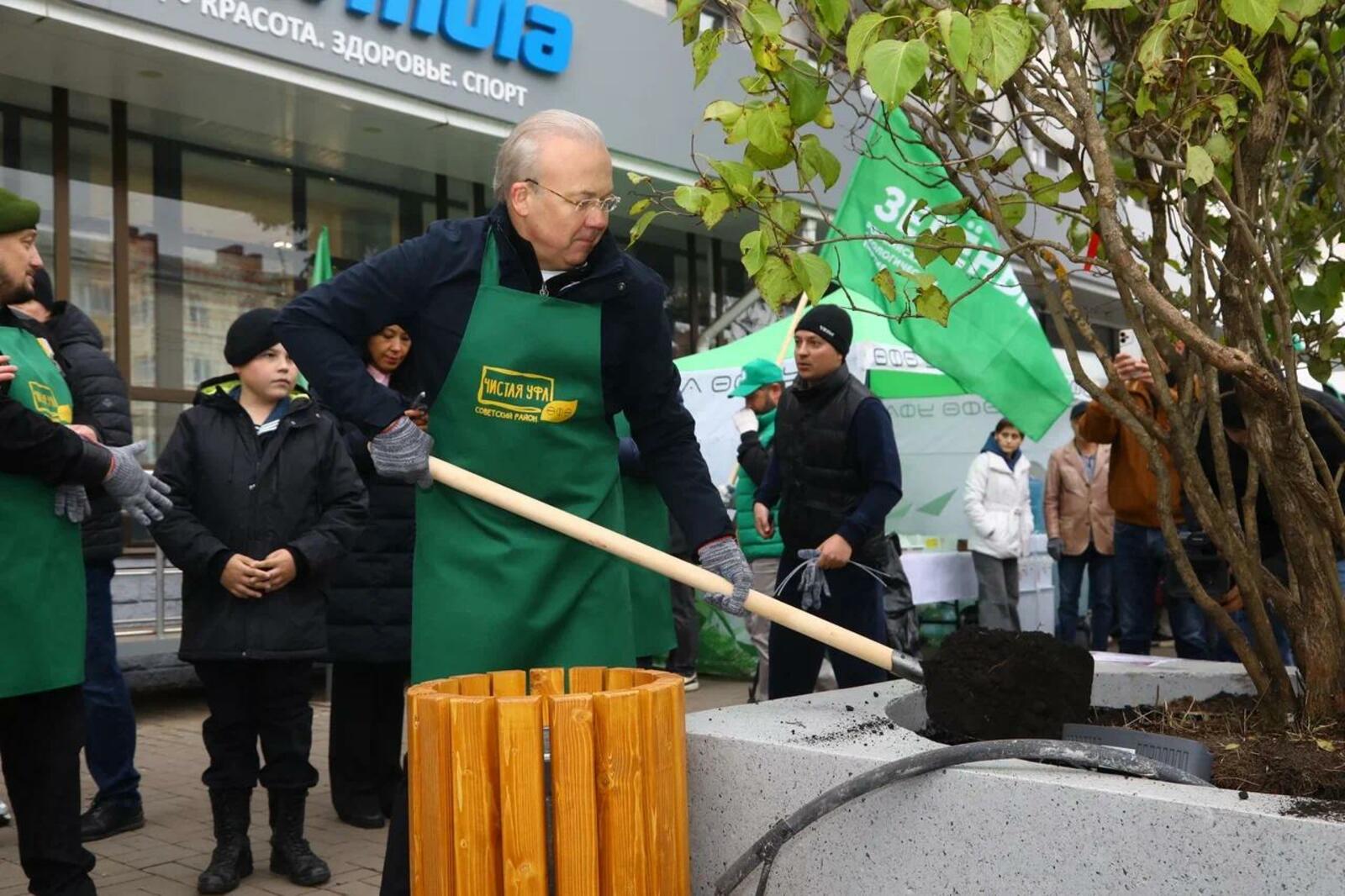 В Уфе появилась Аллея сирени