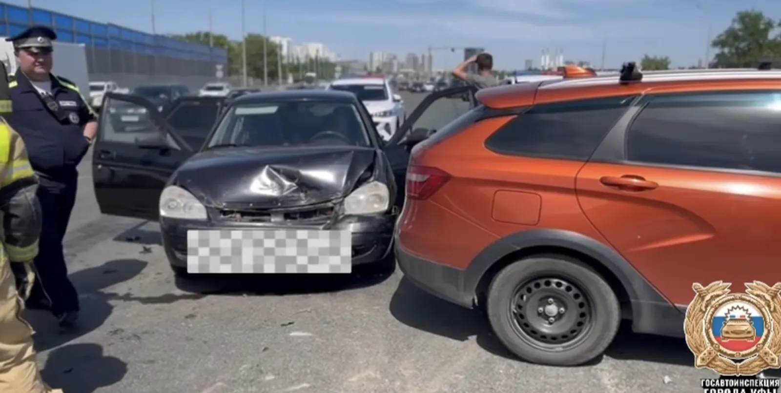 Тройное ДТП на Бельском мосту в Уфе: пострадала пассажирка