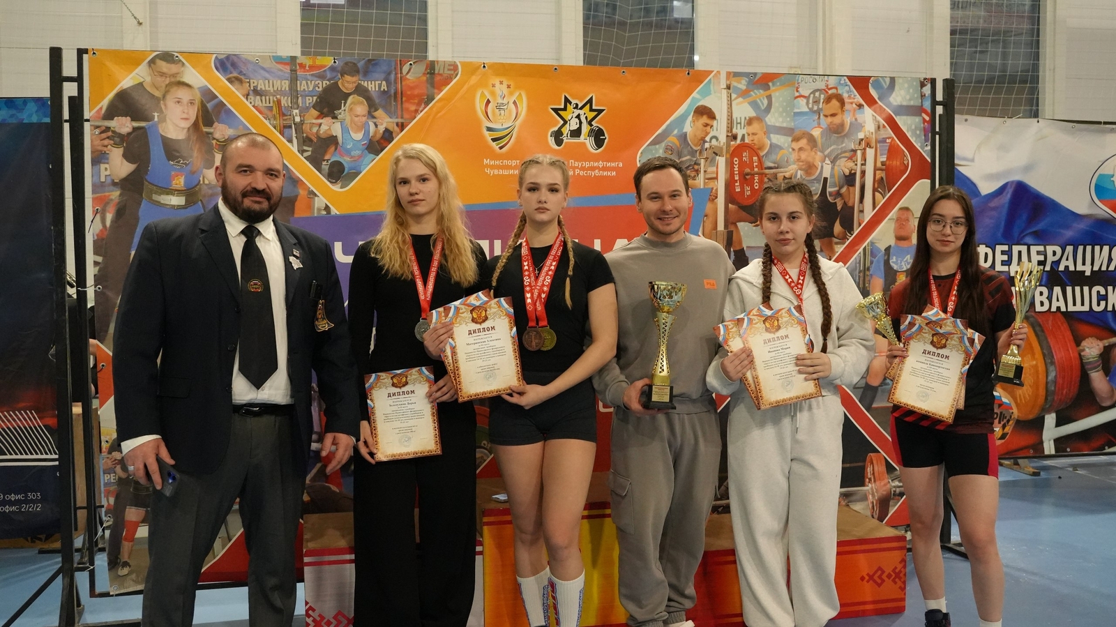 Спортсменки из Башкирии стали лучшими на первенстве по пауэрлифтингу