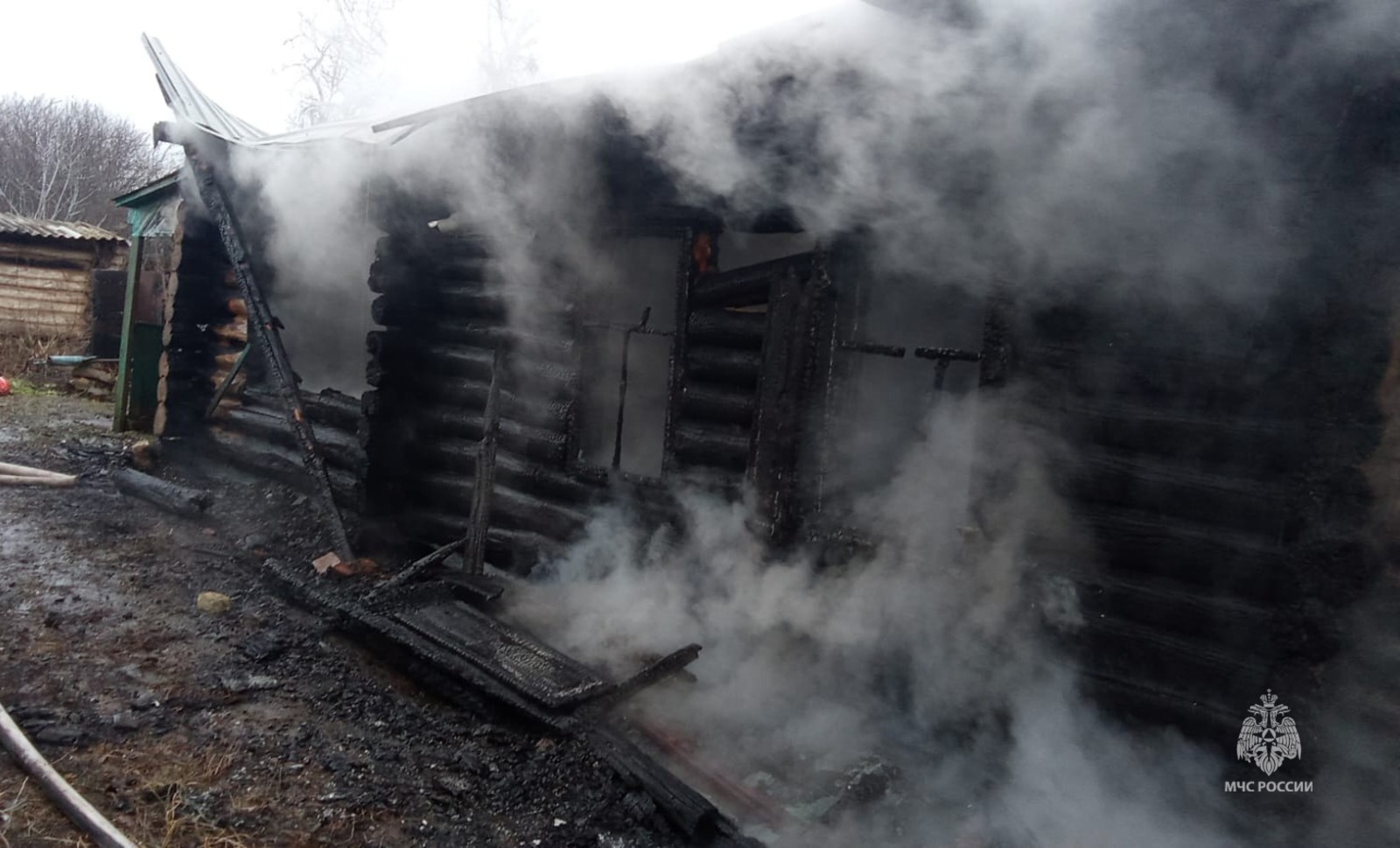 В бревенчатом доме в селе Башкирии обнаружено тело мужчины