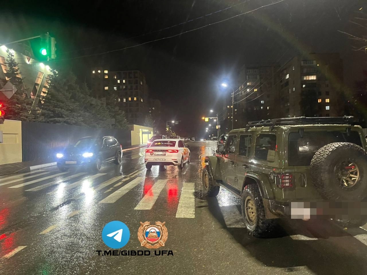 В Уфе водители сбили двух подростков: у детей травмы