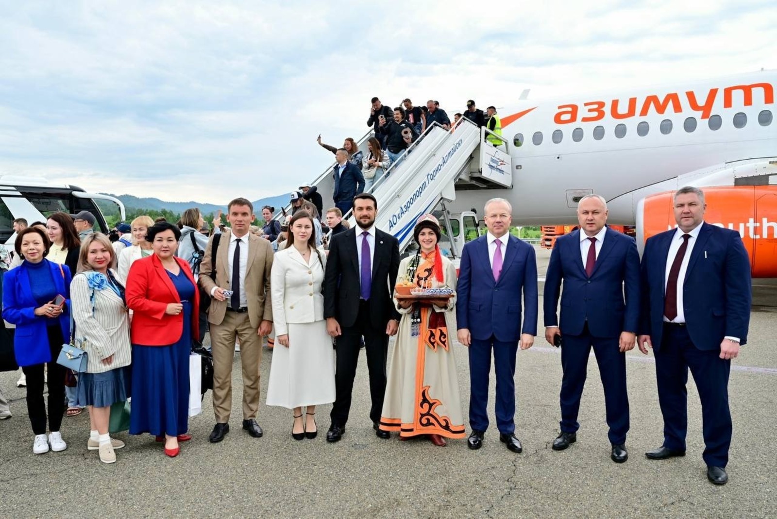 Новый авиамаршрут связал Башкирию и Алтай