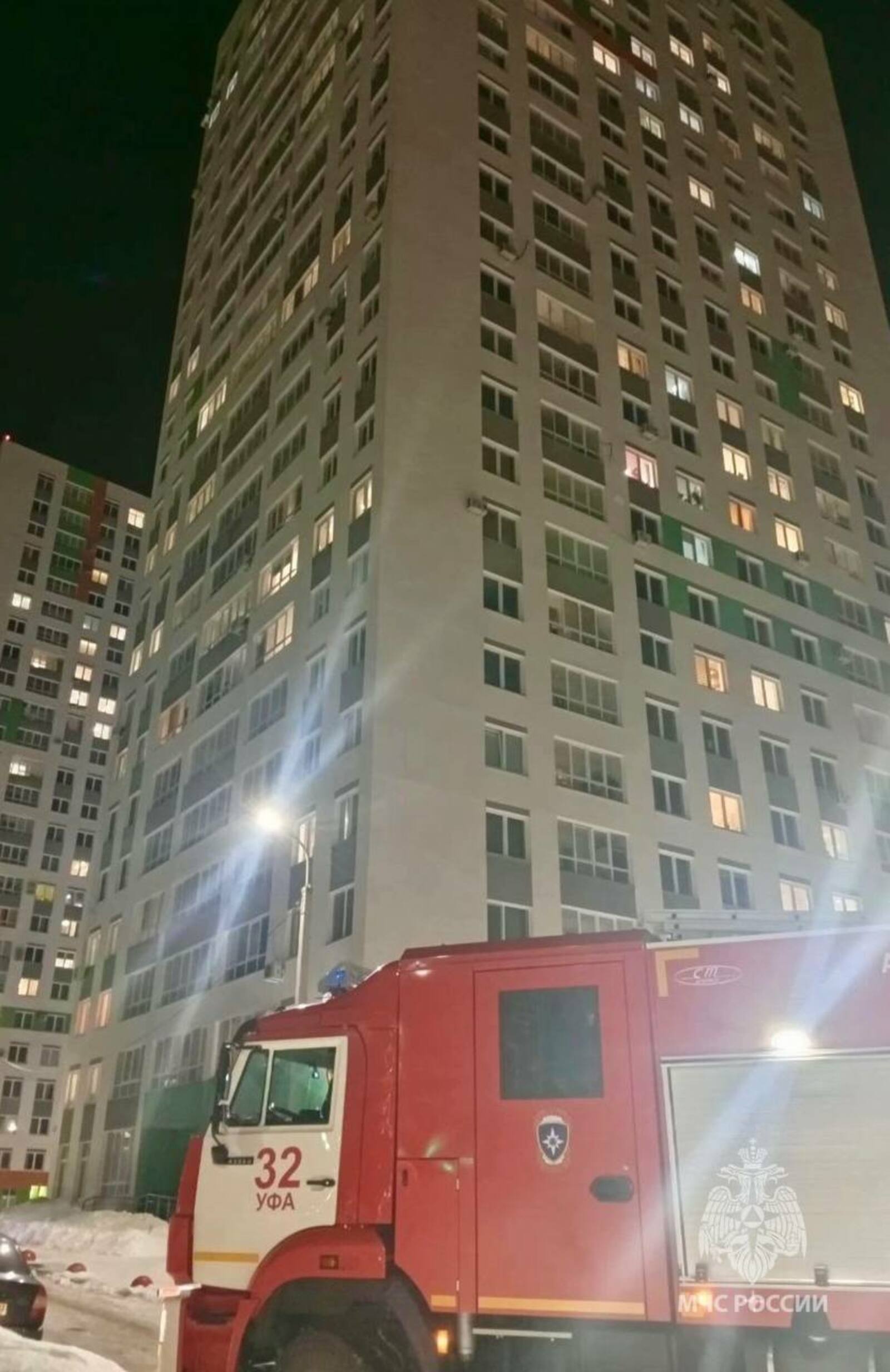 В Уфе из задымленной высотки на улице Купцова спасли 7-летнего ребенка