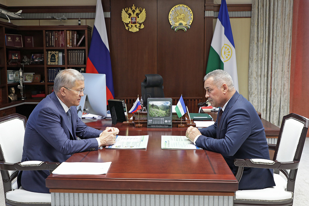 Радий Хабиров обсудил развитие Салавата с его главой Маратом Загидуллиным