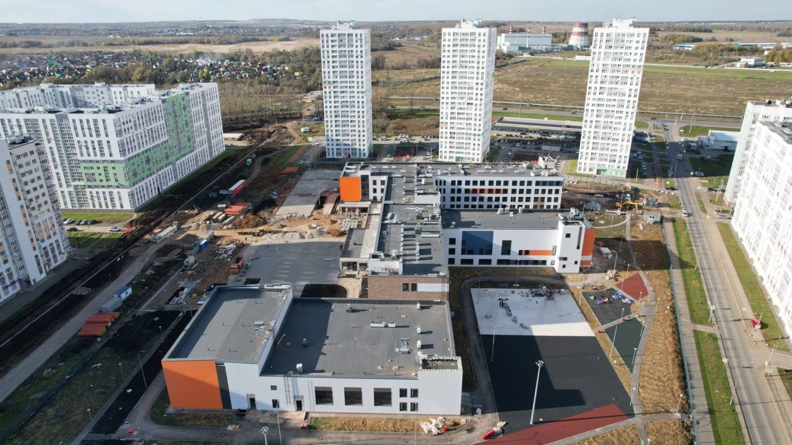В Уфе продолжается строительство новой школы на 1225 мест в Затоне