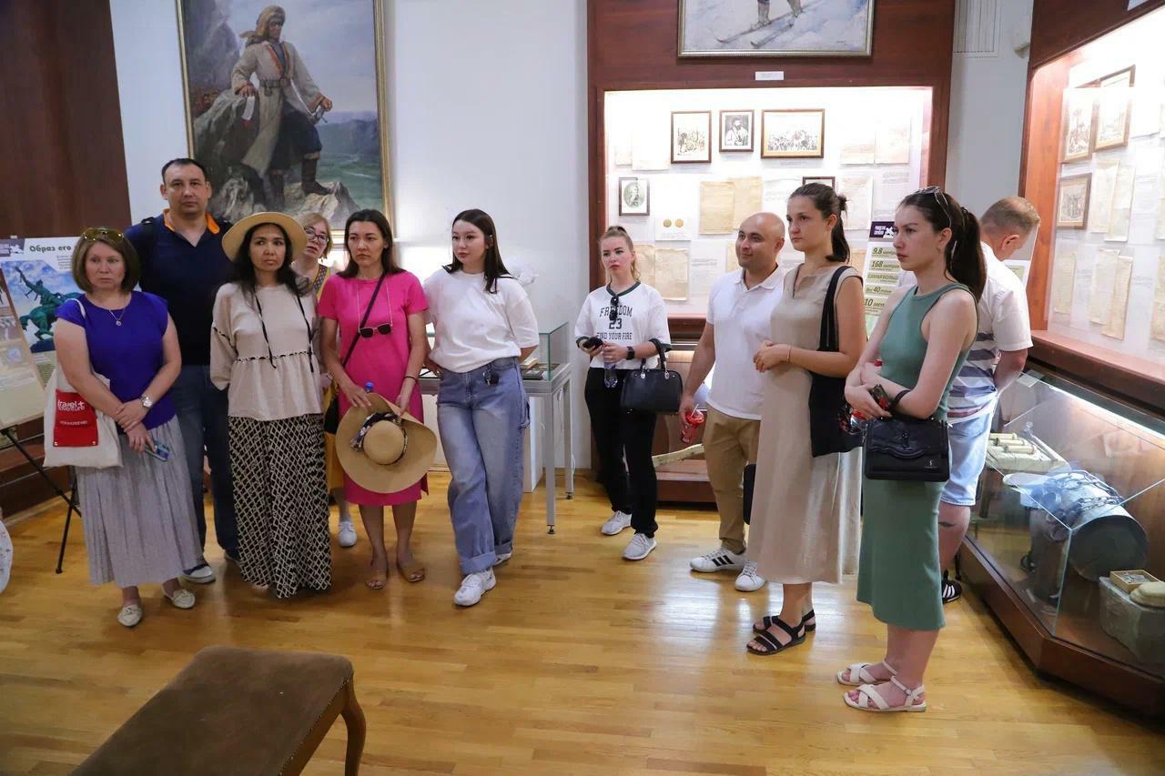 В Уфе проходит выставка, посвященная истории создания памятника Салавату Юлаеву