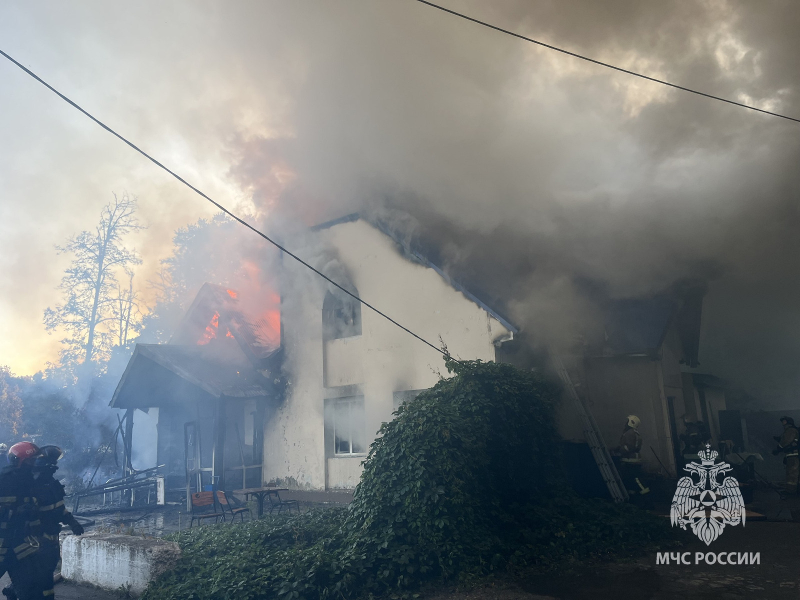 В Уфимском районе Башкирии ликвидирован пожар в кафе на трассе М-5