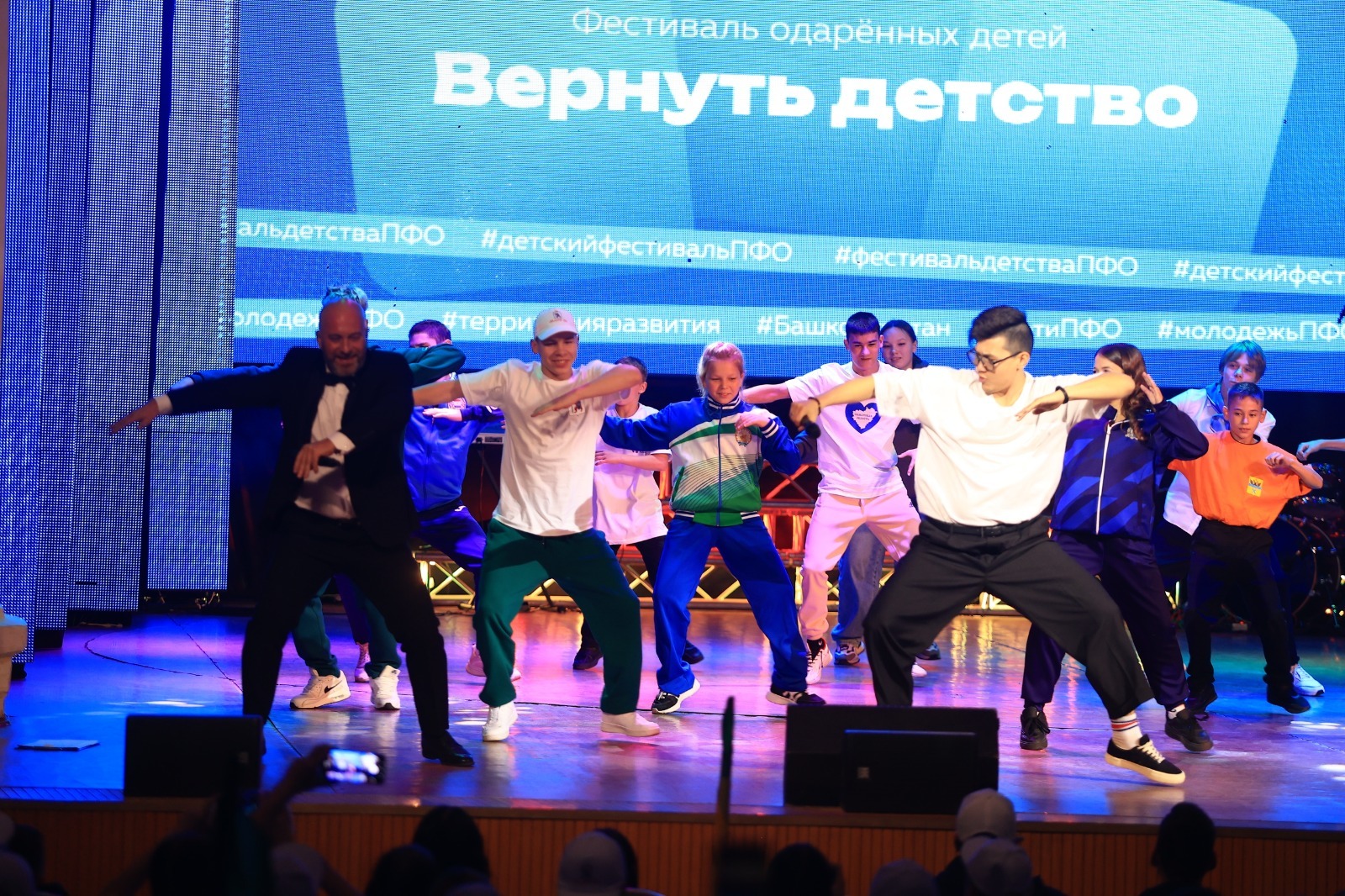 Творчество и помощь фронту: в Уфе проходит фестиваль «Вернуть детство»