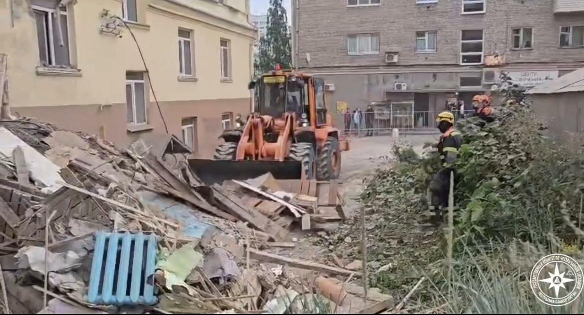 В Уфе продолжается разбор завалов после обрушения части здания