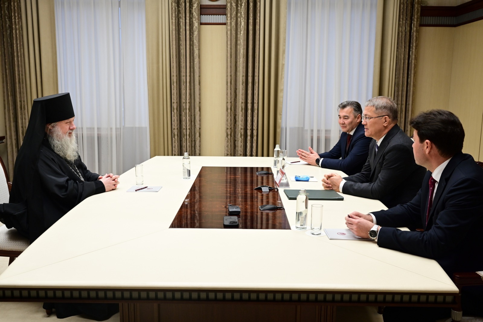 Радий Хабиров обсудил с митрополитом Филаретом межрелигиозный мир в Башкирии