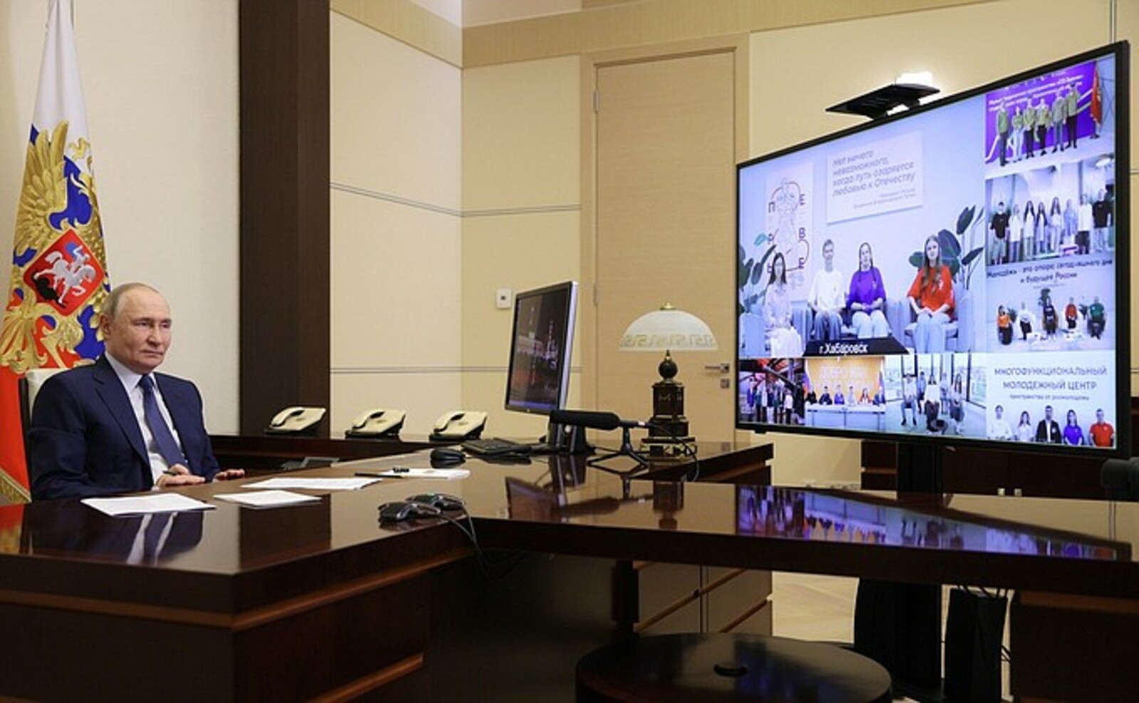 Президент принял участие в открытии молодёжных центров в регионах