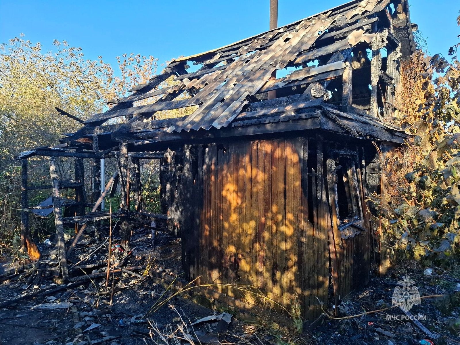 Пожар под Уфой: сгорела баня, пострадал мужчина