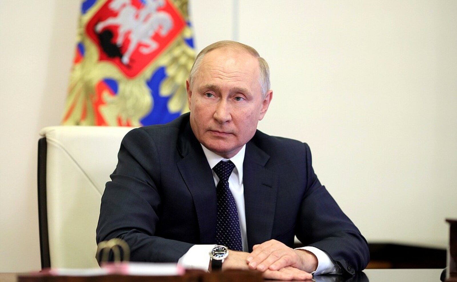 Владимир Путин призвал губернаторов лично контролировать ковид-меры и вакцинацию