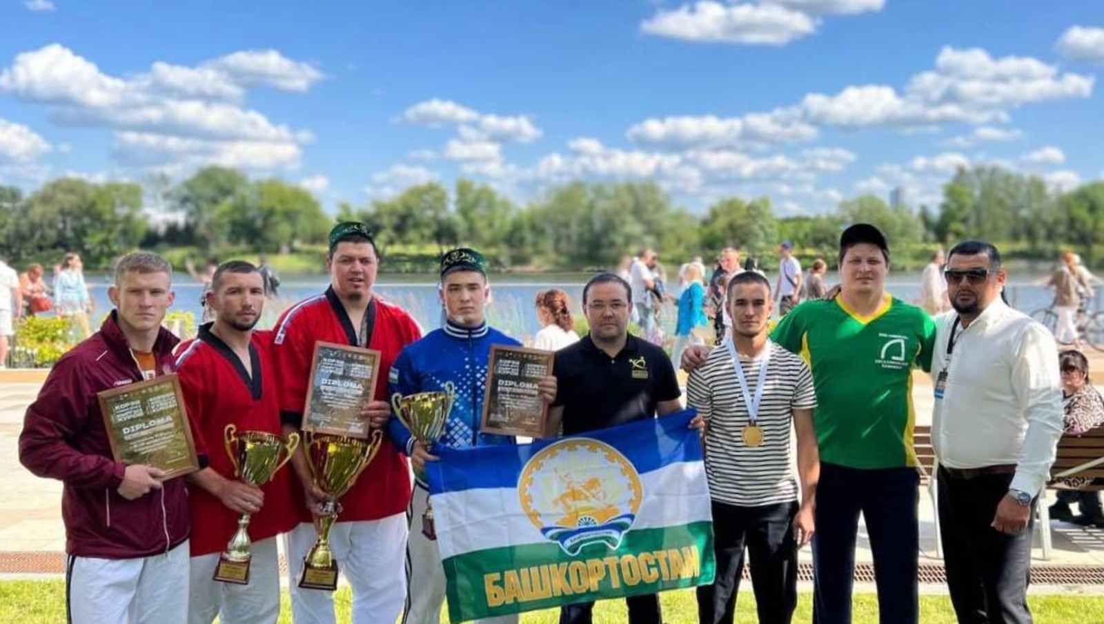 Золото, бронза и мотоцикл для фронта: борцы из Башкирии отличились на Кубке мира