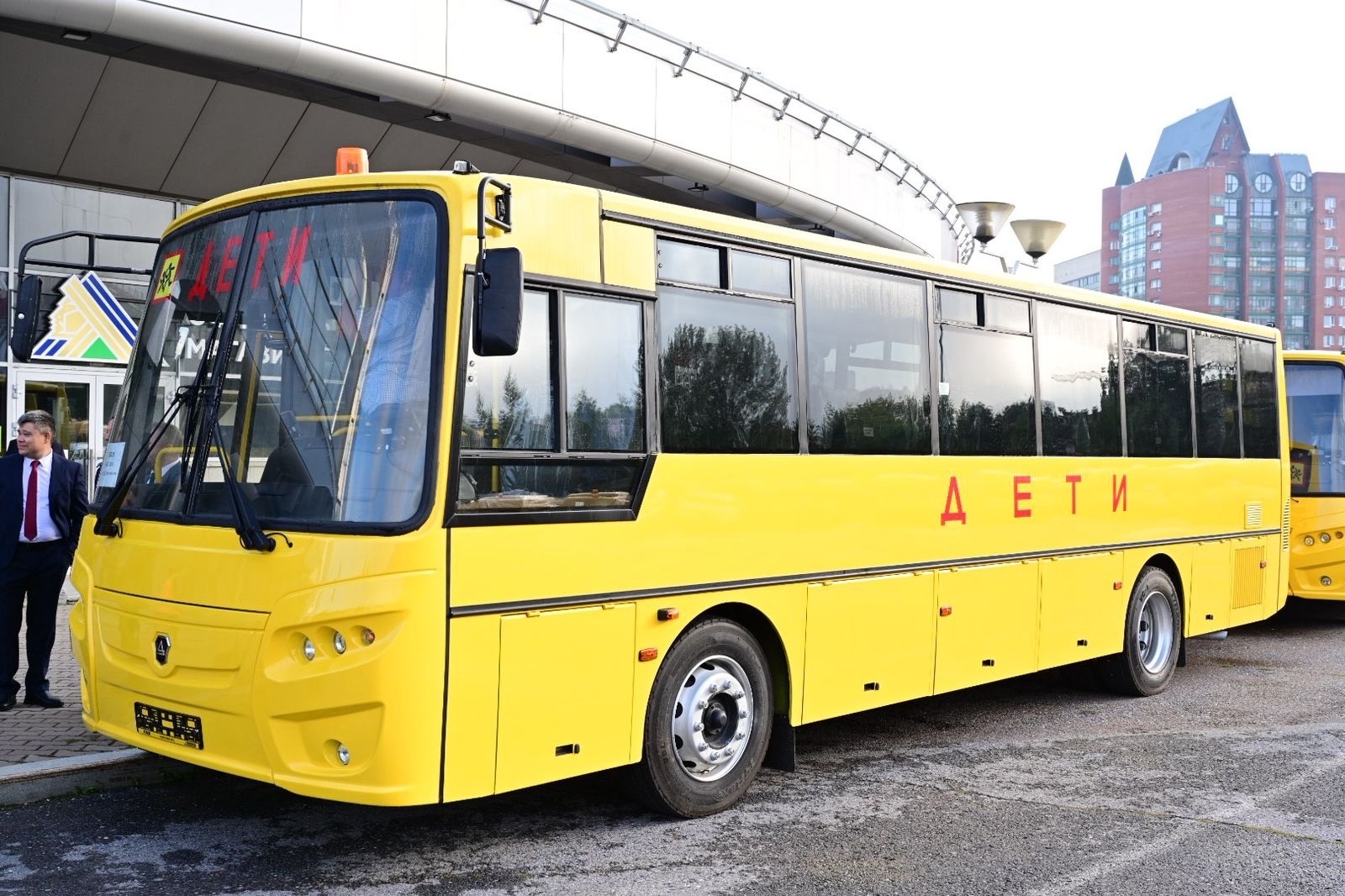 Новые школьные автобусы отправятся в 196 школ Башкирии