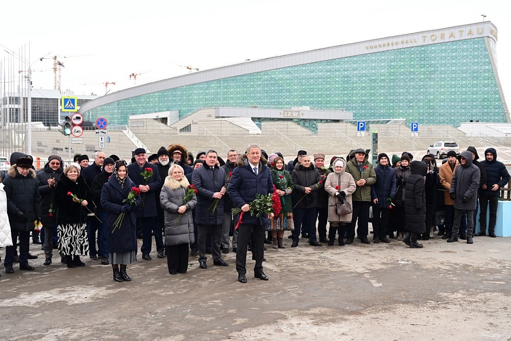 В Уфе почтили память Шайхзады Бабича в день 30-летия Курултая башкир