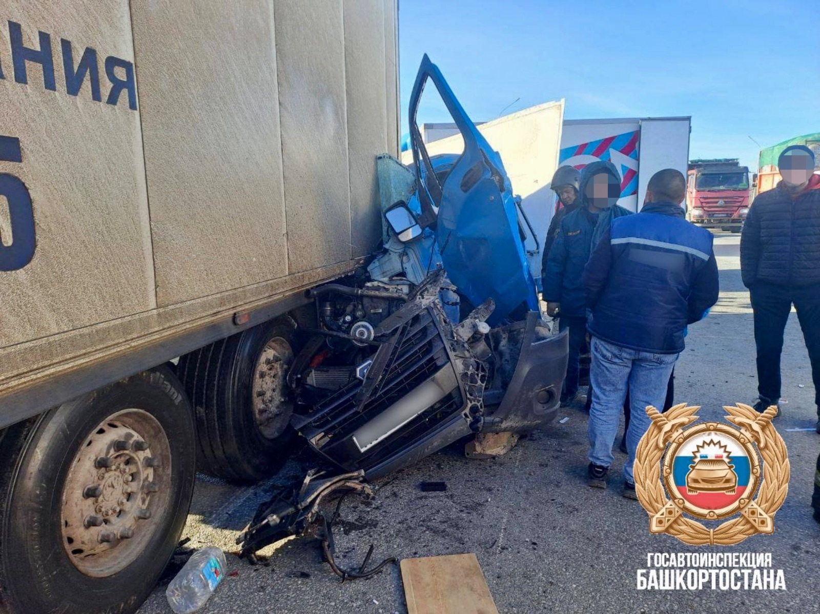 Под Уфой столкнулись фура и Газель: есть пострадавший